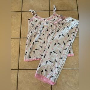Women's Pink‎ and White Lipstick Print Pajama Set